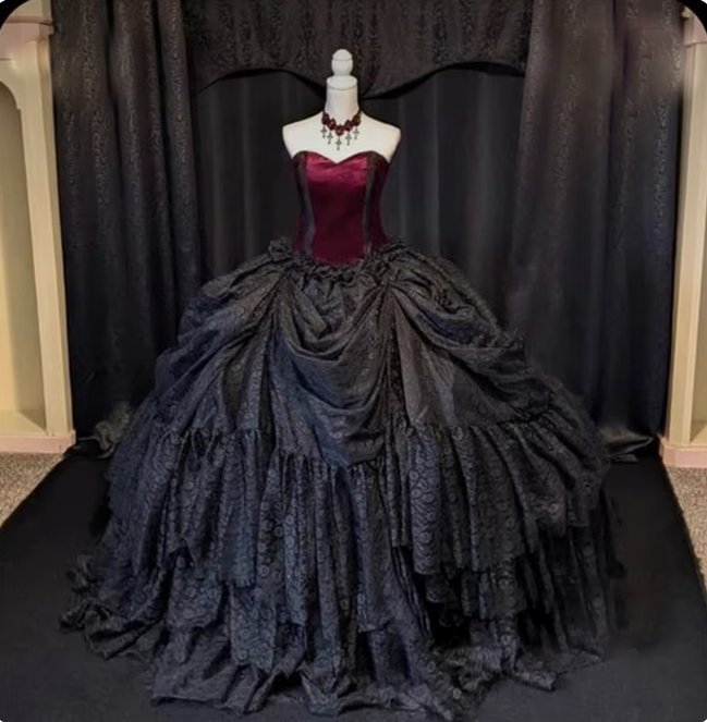 Gothic Style Ball Linie Brautkleid in Schwarz Dunkelrot mit Raffungen Schulterfrei