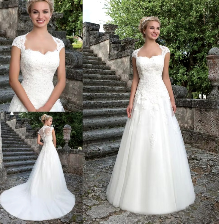 A Linie Brautkleid Mit Ann Ausschnitt und Spitze Bodenlang