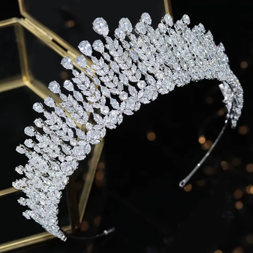 Shiny Kristall Braut Tiara Diadem Deloris Kopfschmuck in Silber