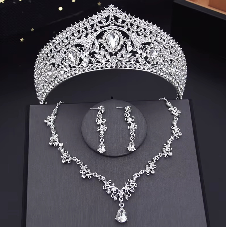 Brautschmuck Set Evelyn Tiara Halskette und Ohrringe im Set Silber