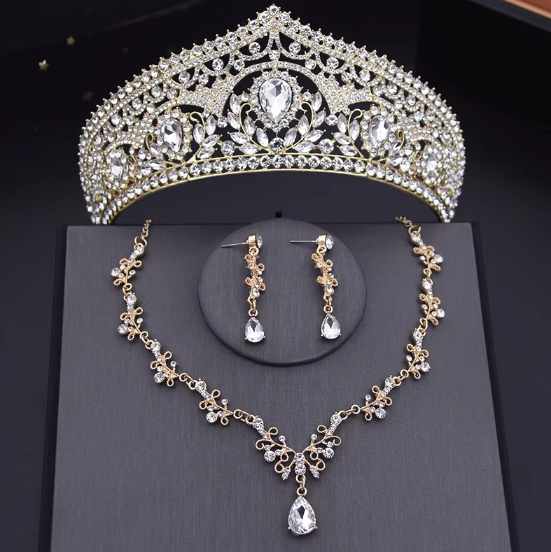 Brautschmuck Set Evelyn Tiara Halskette und Ohrringe im Set Gold