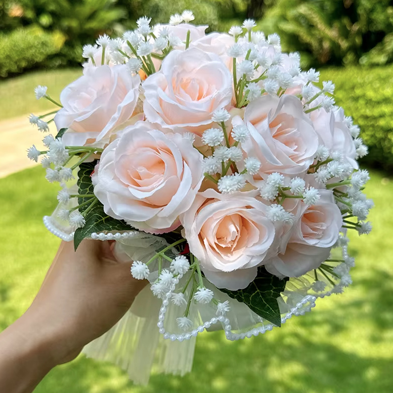 Braut Blumenstrauß Evita Rund in Ivory mit Rosen